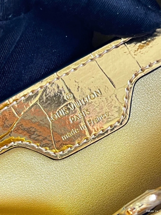 CAPUCINES LOUIS VUITTON BB 0824